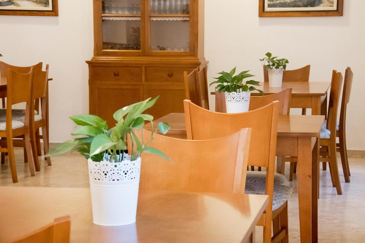 Hotel Geminis Ситадела Екстериор снимка