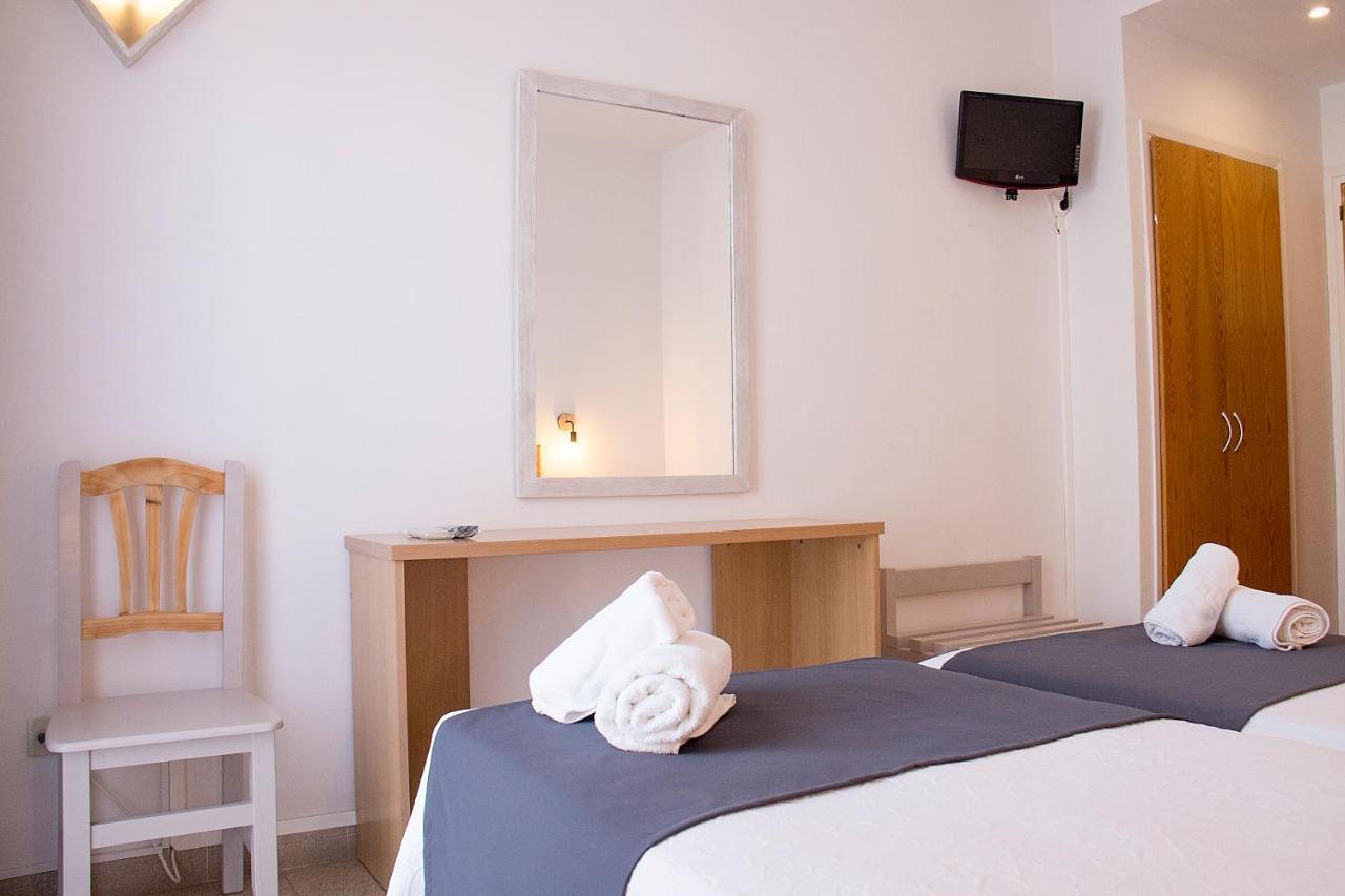 Hotel Geminis Ситадела Екстериор снимка