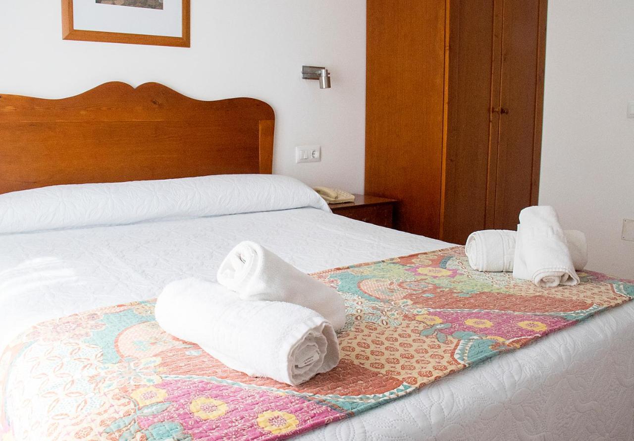 Hotel Geminis Ситадела Екстериор снимка
