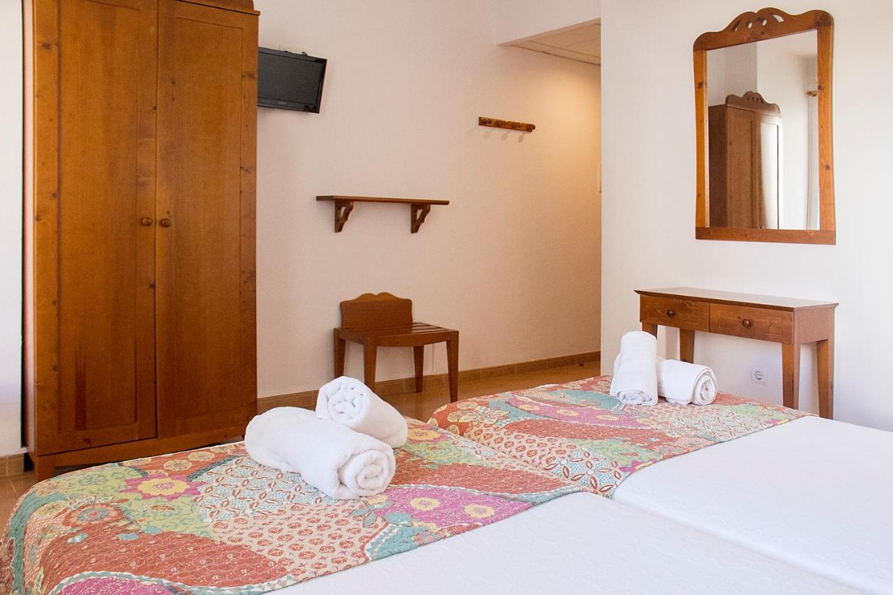 Hotel Geminis Ситадела Екстериор снимка