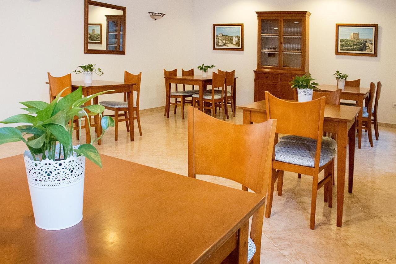 Hotel Geminis Ситадела Екстериор снимка