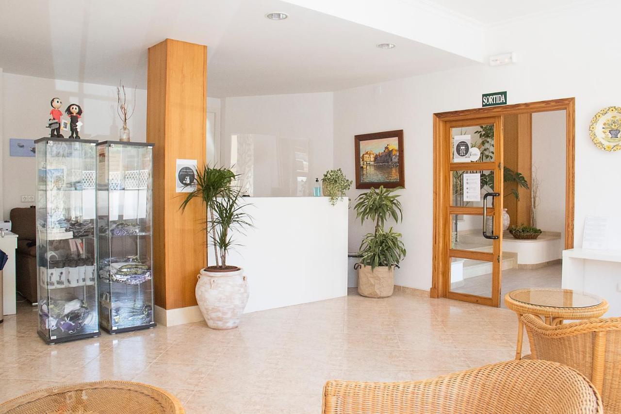 Hotel Geminis Ситадела Екстериор снимка