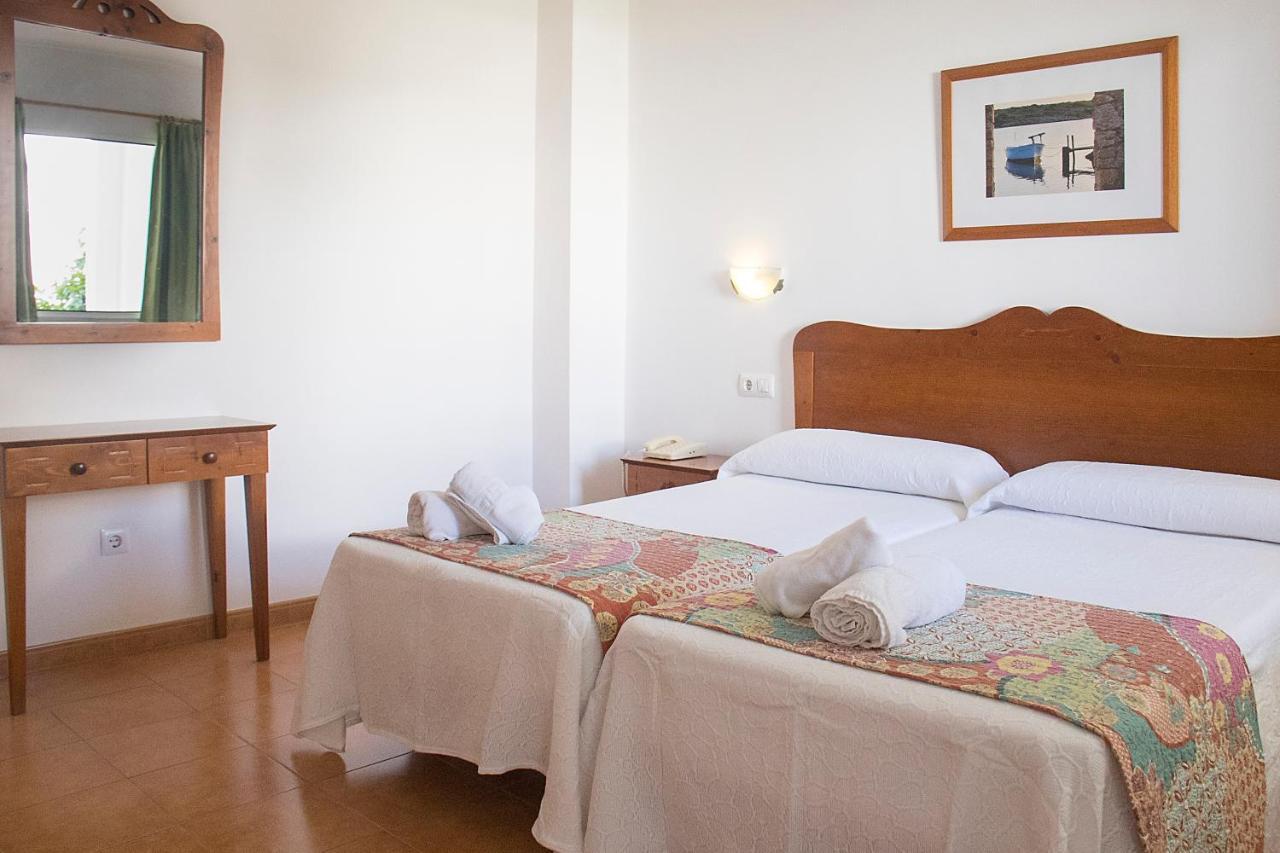 Hotel Geminis Ситадела Екстериор снимка