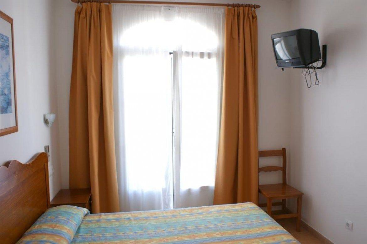 Hotel Geminis Ситадела Екстериор снимка