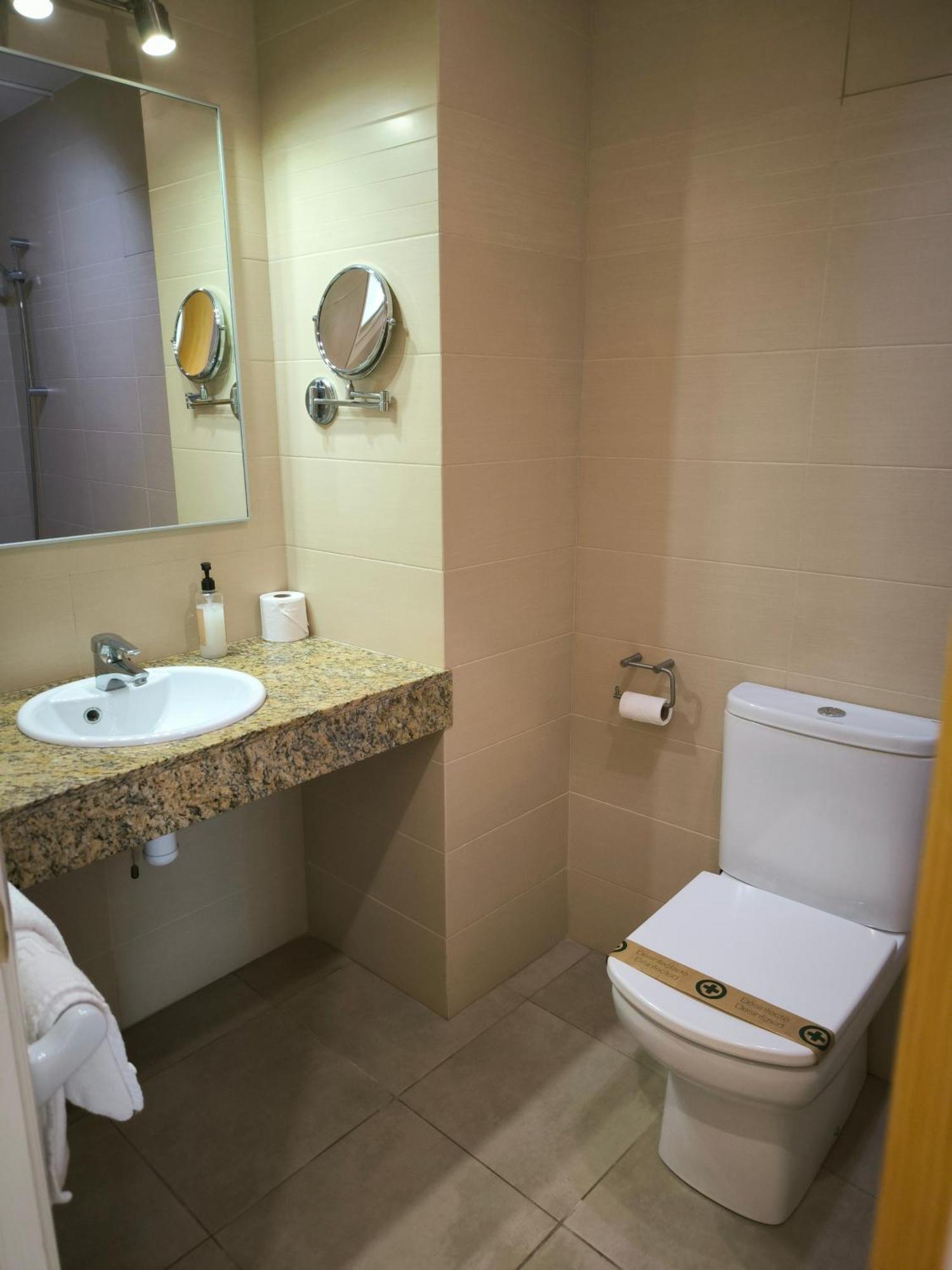 Hotel Geminis Ситадела Стая снимка