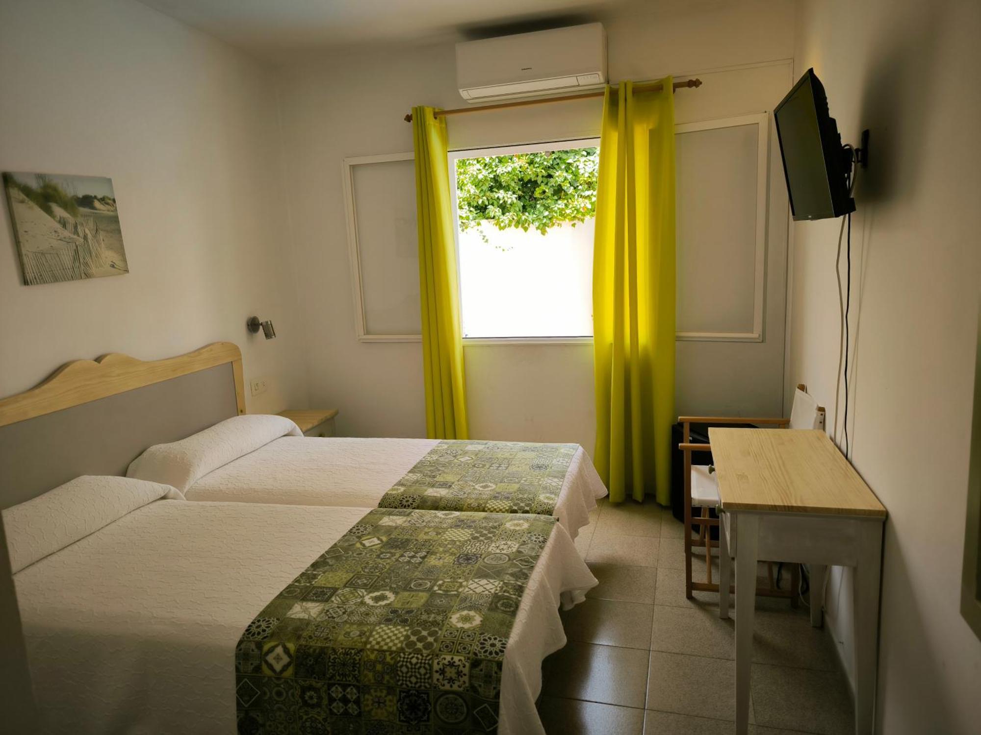 Hotel Geminis Ситадела Стая снимка