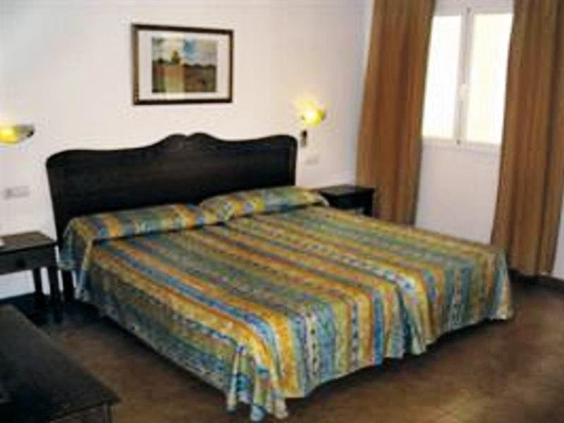 Hotel Geminis Ситадела Екстериор снимка