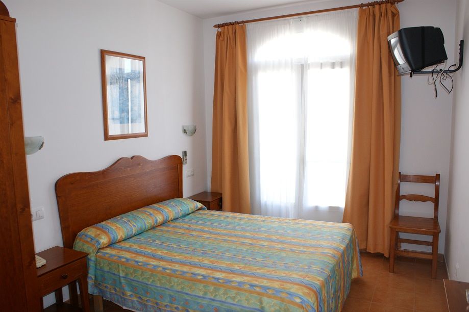 Hotel Geminis Ситадела Екстериор снимка